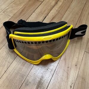 Oakley Snow Ski Goggles Yellow Black Strap Mirrored Lens Winter‎ Sport Gear